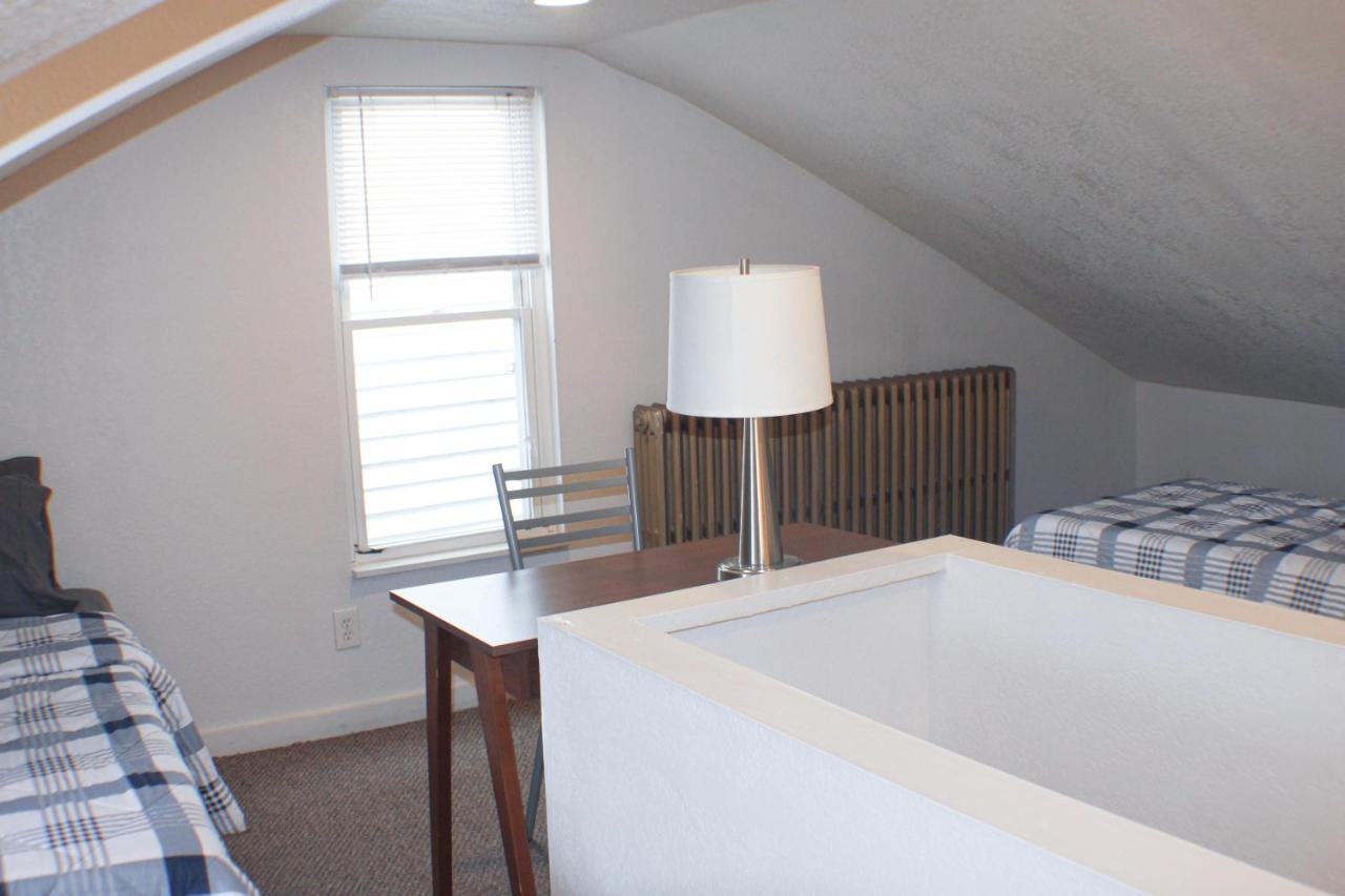 Urban Oasis - 3Br 2Ba - City View- Private Parking 匹兹堡 外观 照片