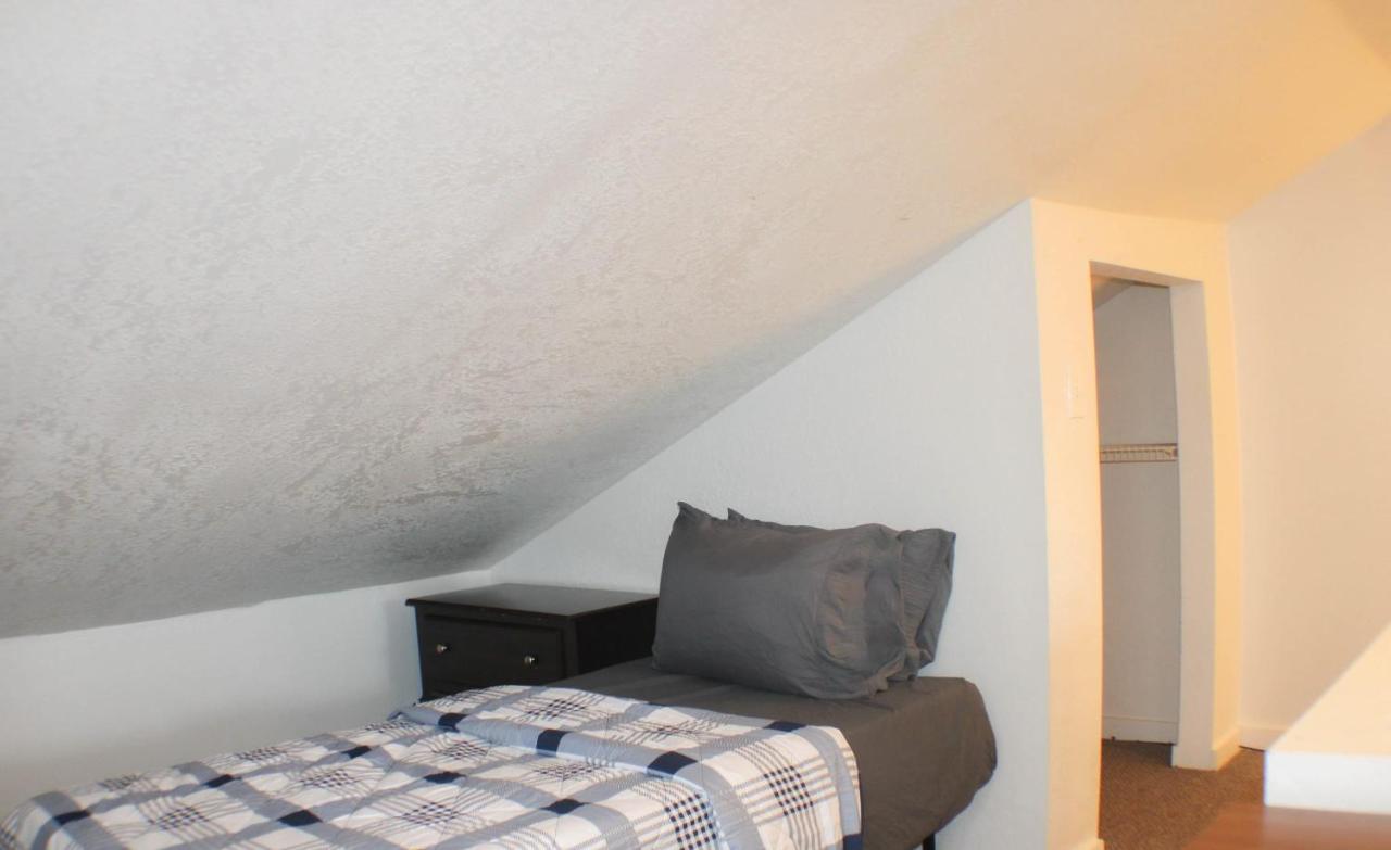 Urban Oasis - 3Br 2Ba - City View- Private Parking 匹兹堡 外观 照片